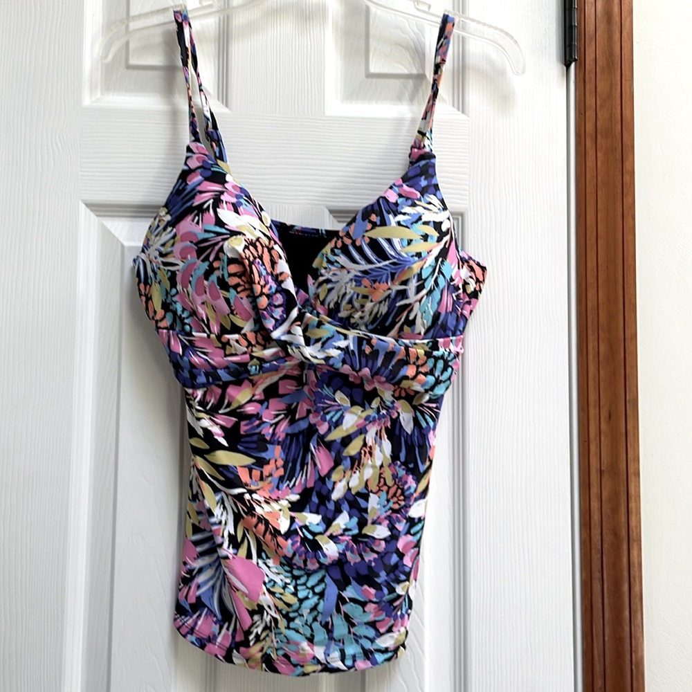 NWT, Island Escape swimsuit/ Tankini Top, full support, size 12
